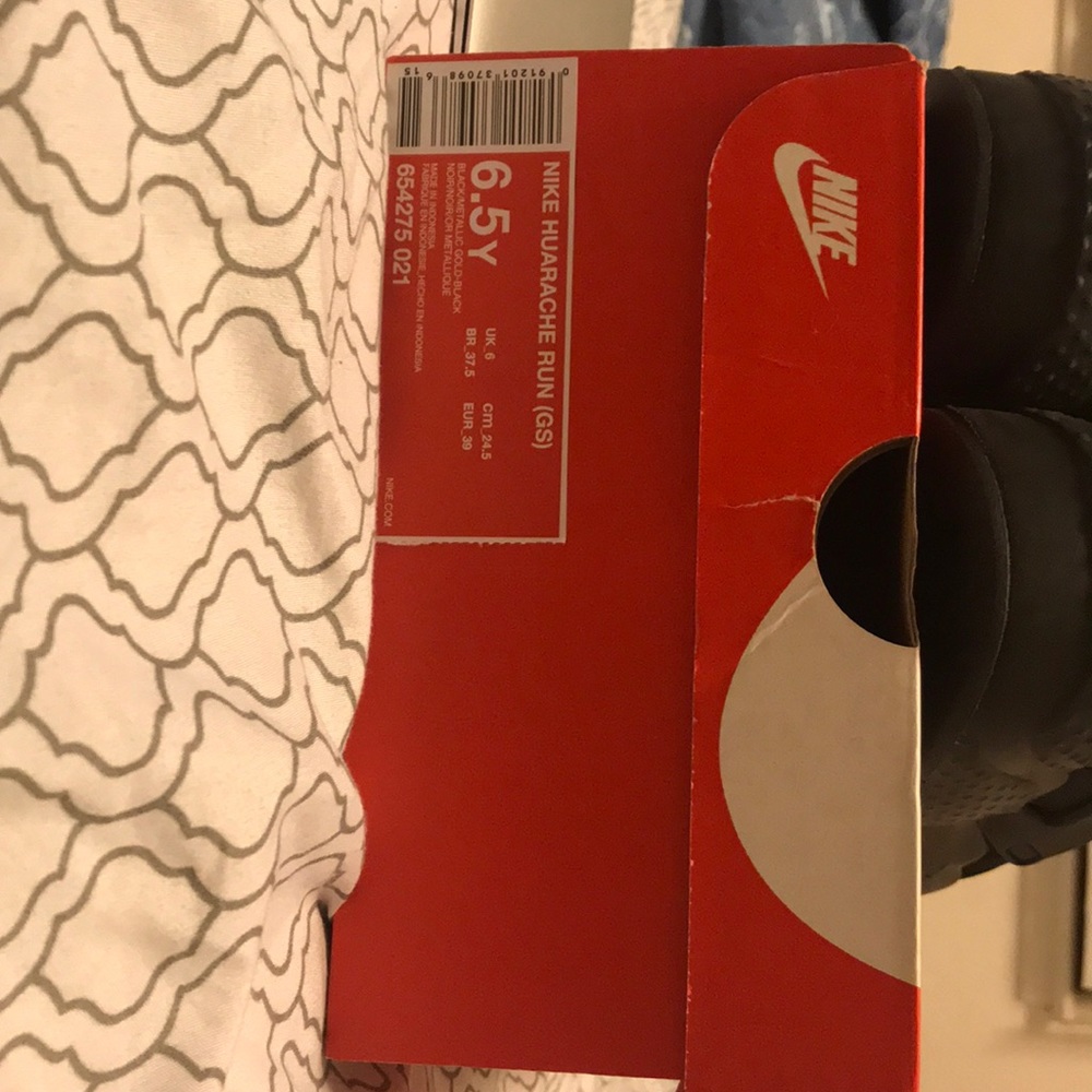 Shoes - Picture 6 of 6