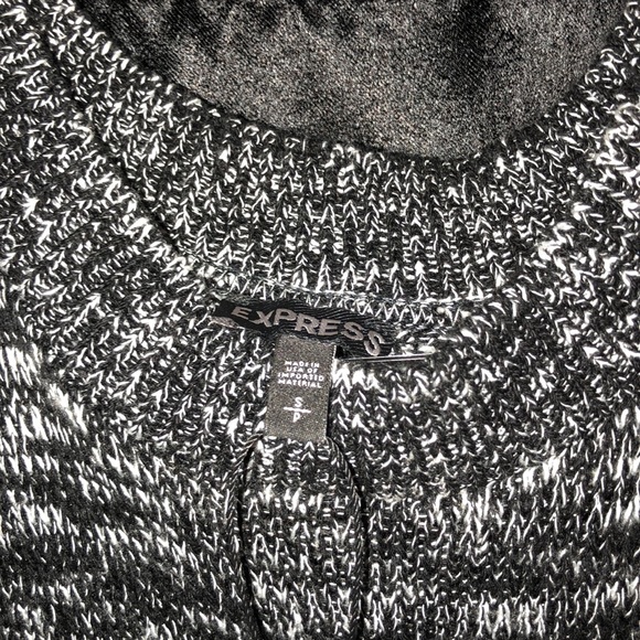 Sleeveless high low sweater - Picture 3 of 3