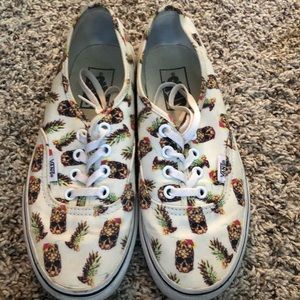 Pineapple skulls vans