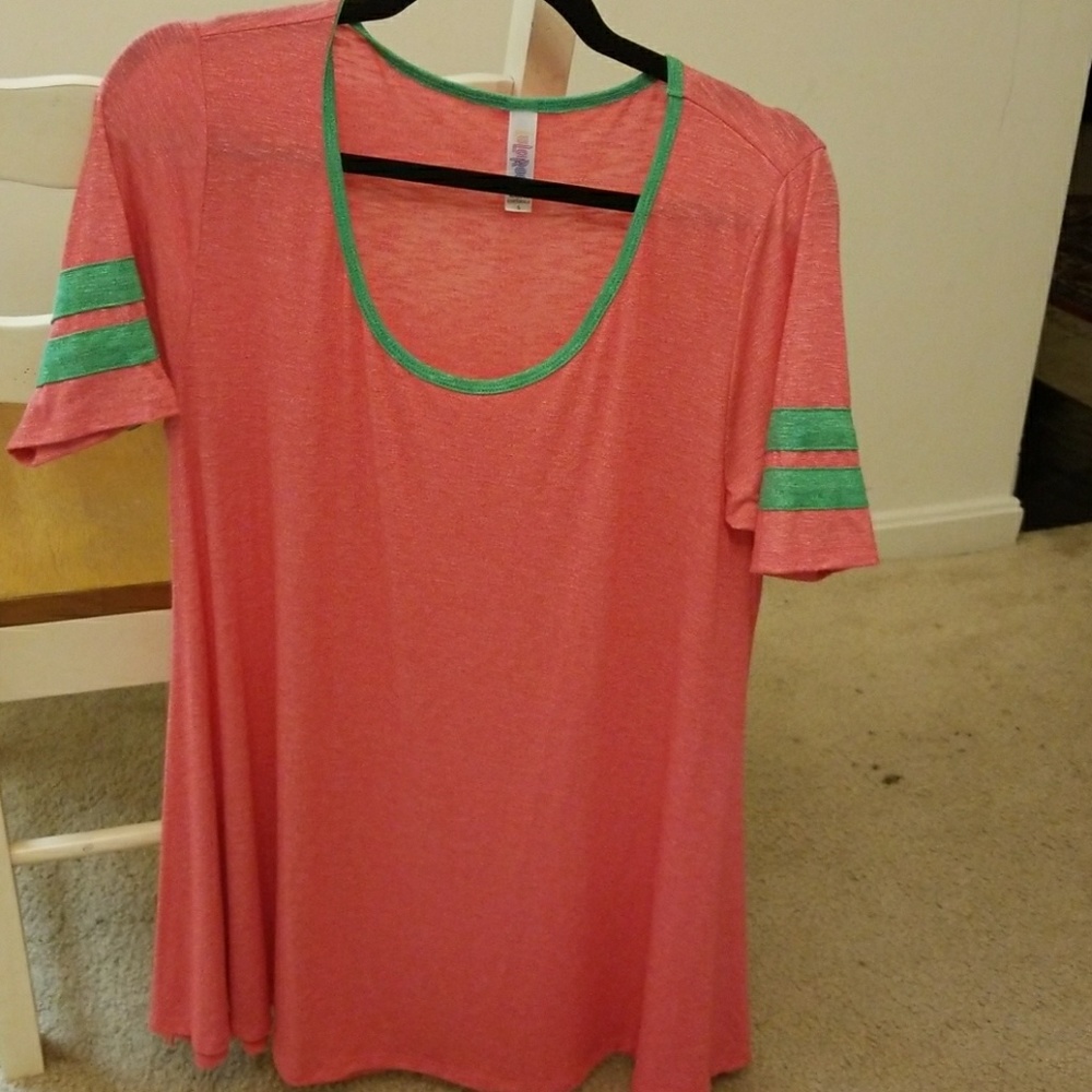 LULAROE S Perfect T