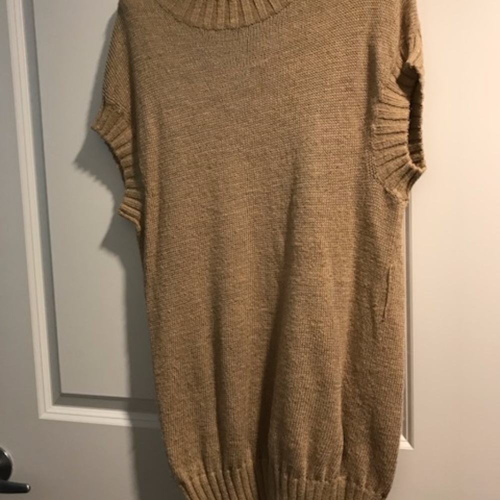 Vince camel short sleeved sweater