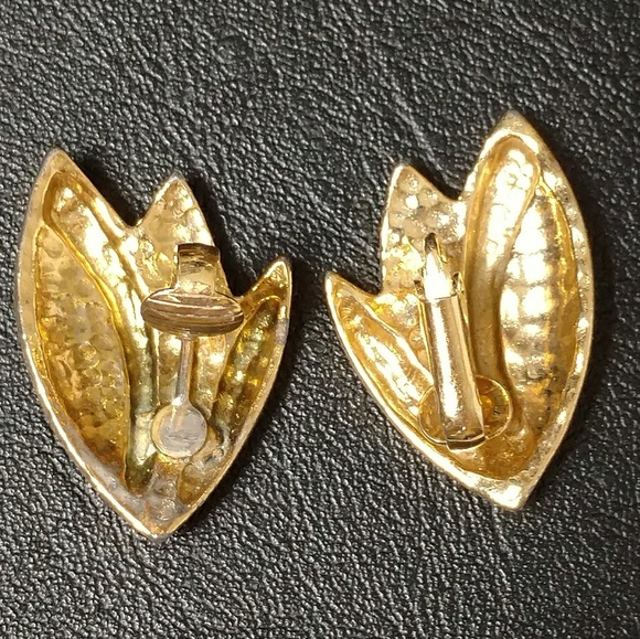 Vintage clip on earrings black & cream enamel - Picture 2 of 5