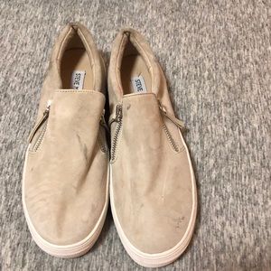 Steve Madden Glaamar Zip Sneaker