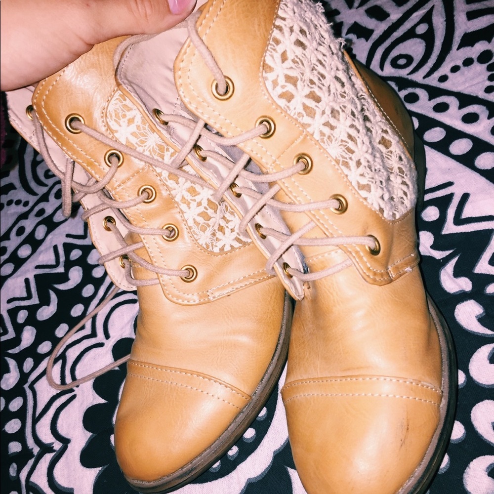 Combat boots 💞