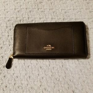 COACH Accordion Crossgrain Leather Wallet