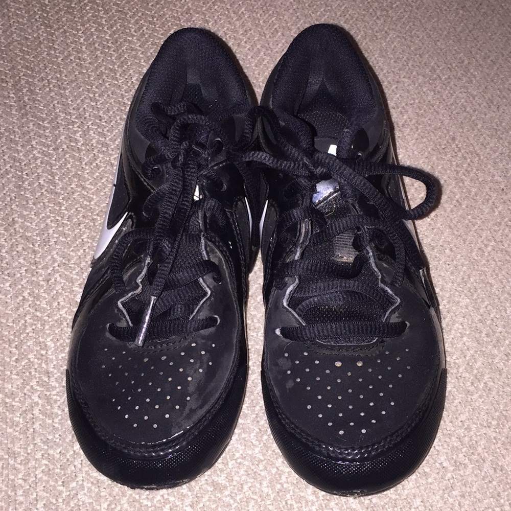 Nike boys cleats. Like new!!