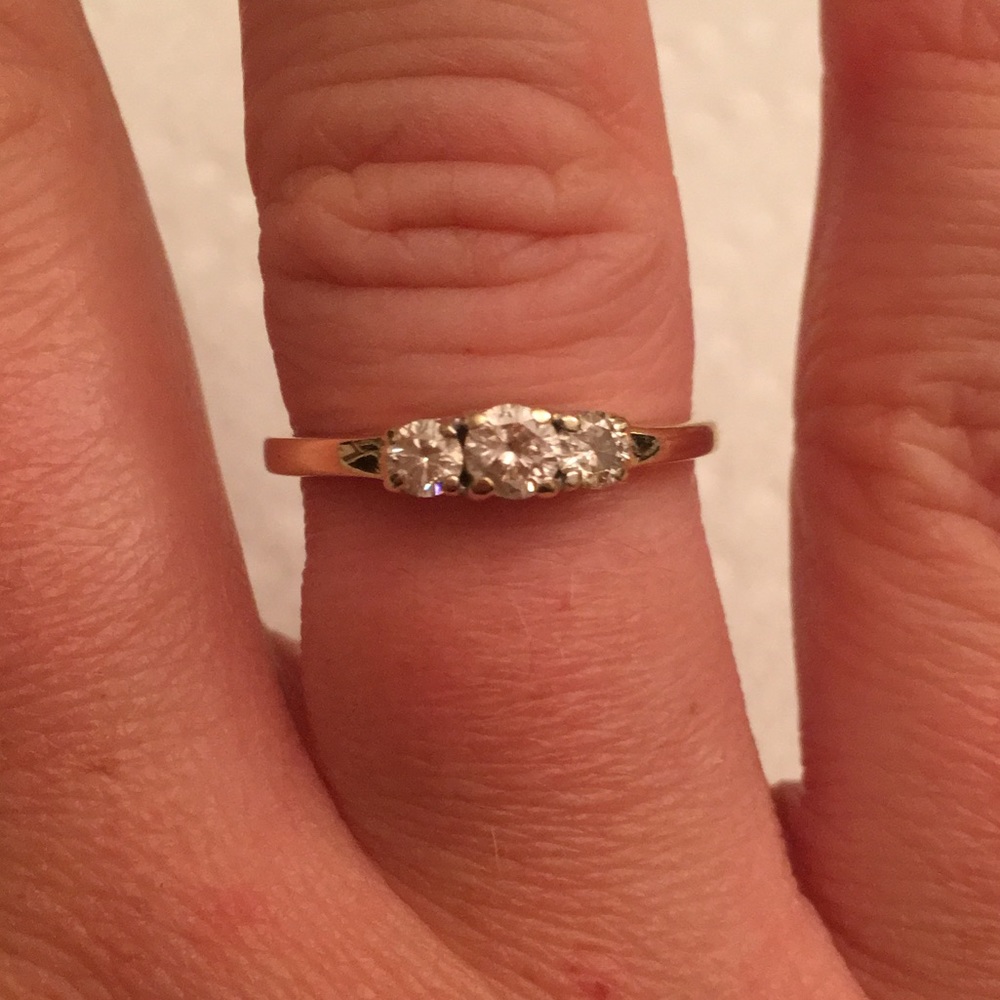 Gorgeous 14k yellow gold 3 stone real diamond ring