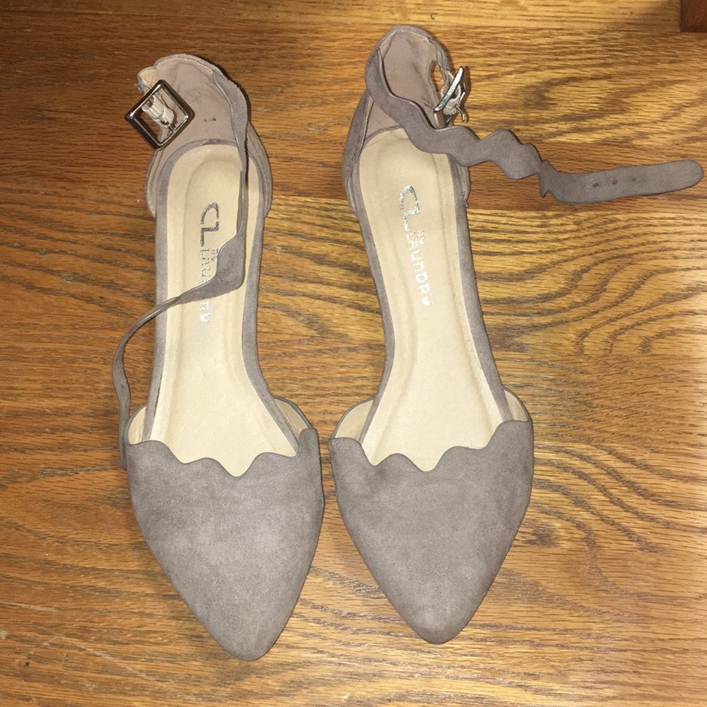 Velvet Gray Pointed Strap Flats