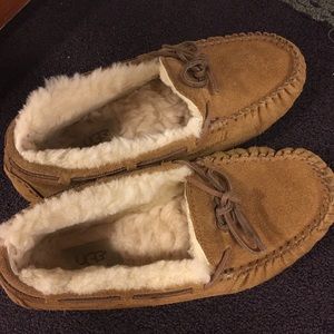 UGG OLSEN Moccasins