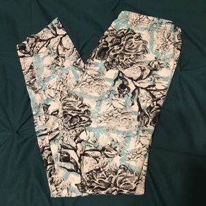 Curvy Legg-a-Licious leggings