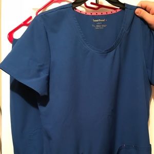 Heart & Soul Scrub Top (Size Large)