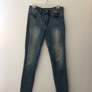 Hi-Rise Light Washed Jeggings