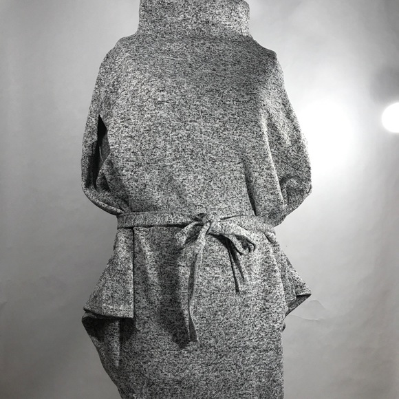 Turtleneck Sweater Cape white with black specks. - Picture 4 of 4