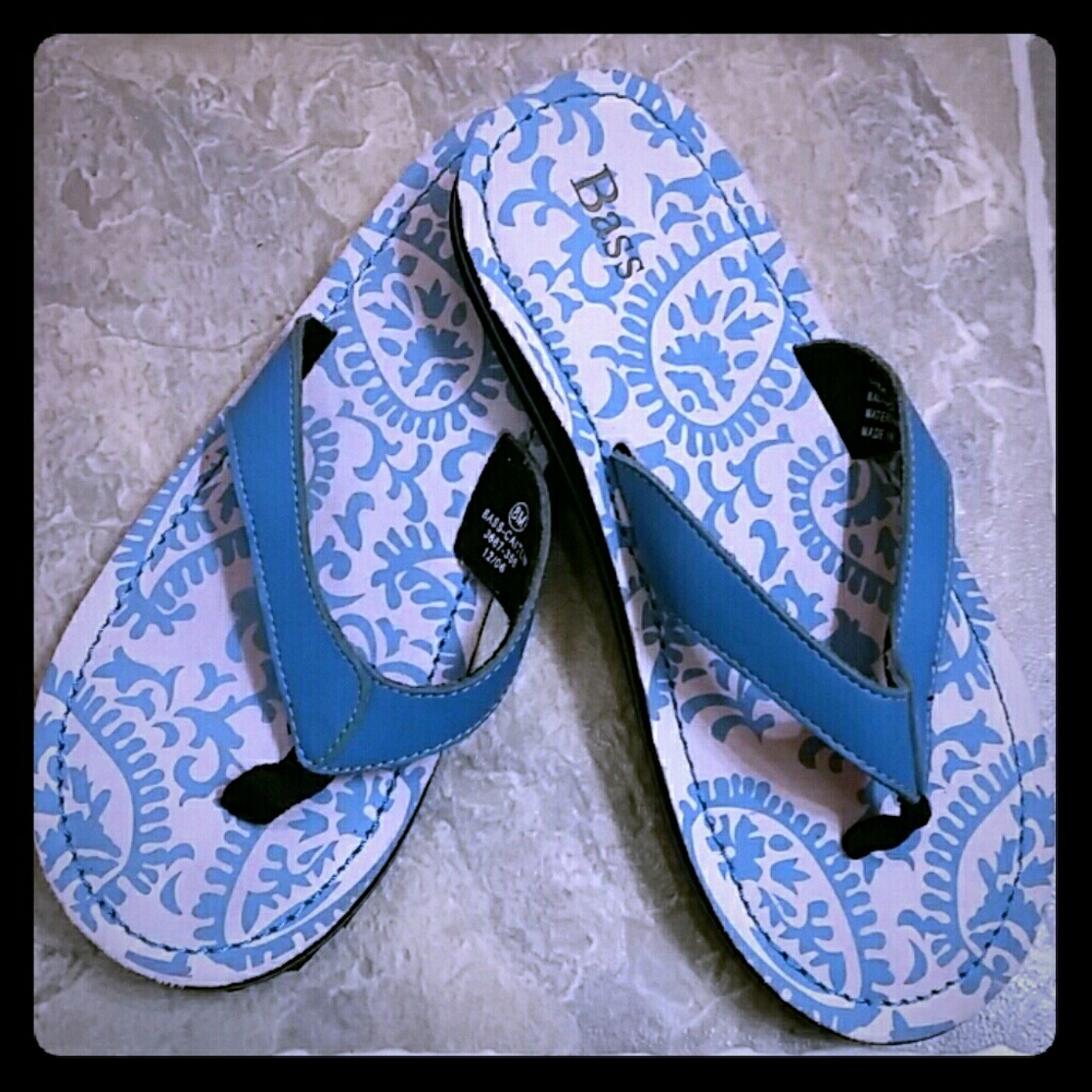 Bass flip flops with blue leather strap