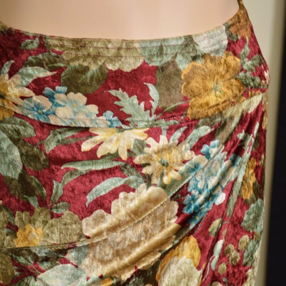 Size S Womens Floral Velvet Sarong Long Skirt - Picture 3 of 8