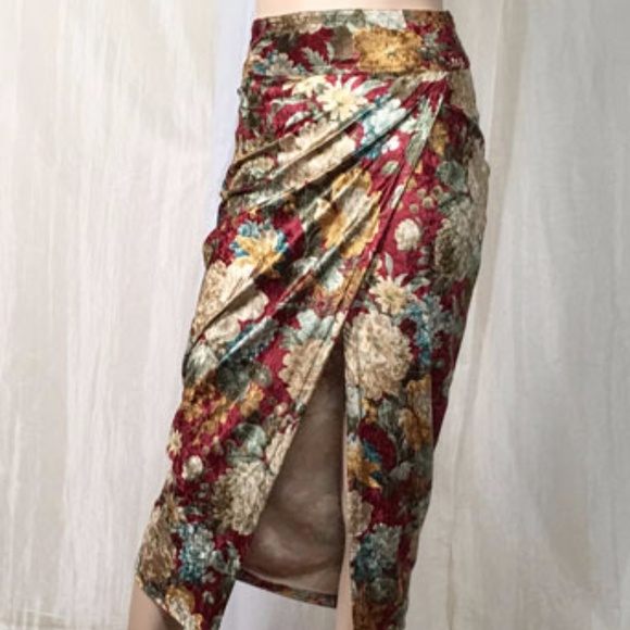Size S Womens Floral Velvet Sarong Long Skirt - Picture 2 of 8