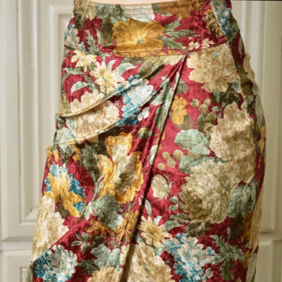 Size S Womens Floral Velvet Sarong Long Skirt - Picture 1 of 8