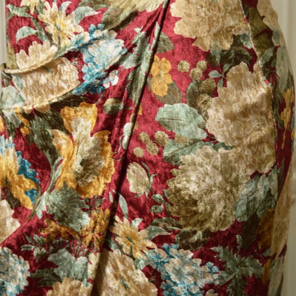 Size S Womens Floral Velvet Sarong Long Skirt - Picture 4 of 8