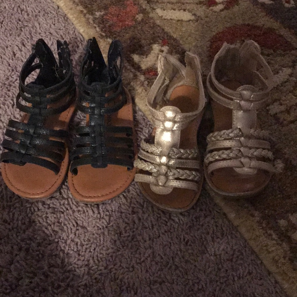 Lot of 2 Little girl sandals.