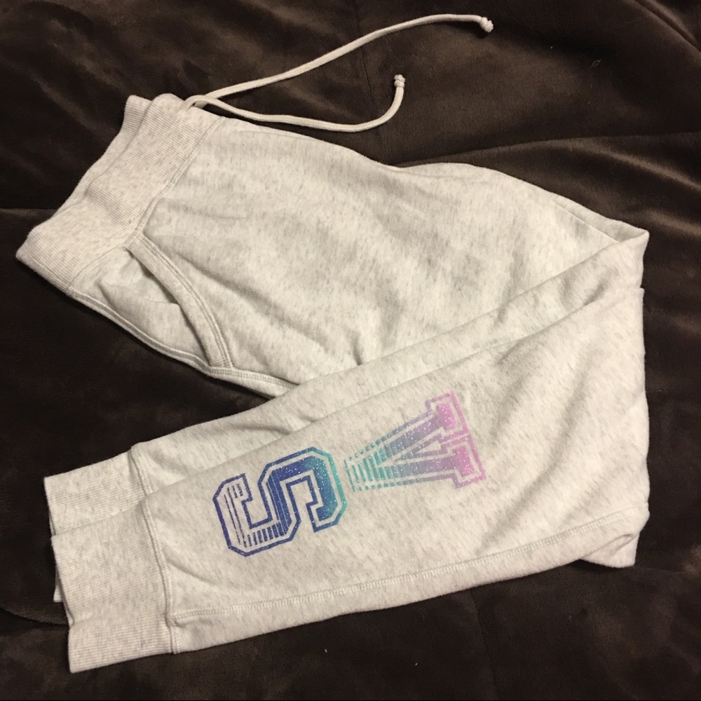 VS campus joggers