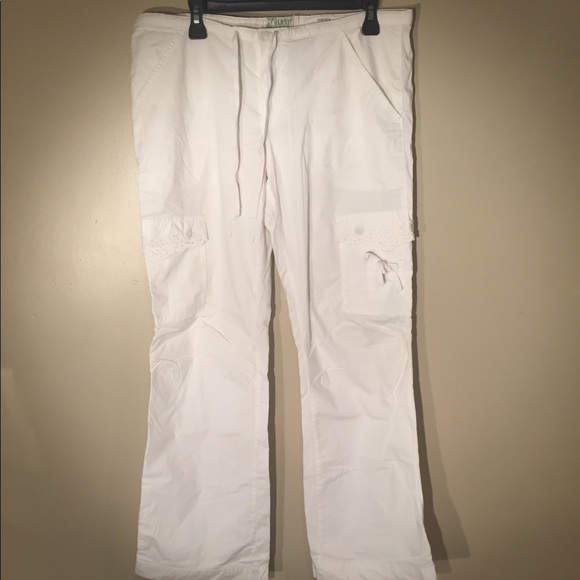 white cargo pants old navy