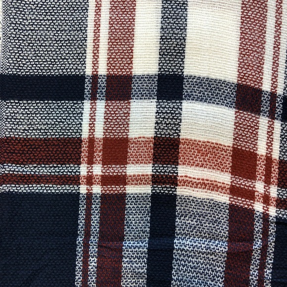 ❌SOLD OUT❌  Blue and Red Blend Blanket Scarf - Picture 3 of 4