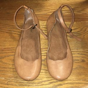 Brown Leather Strap Flats