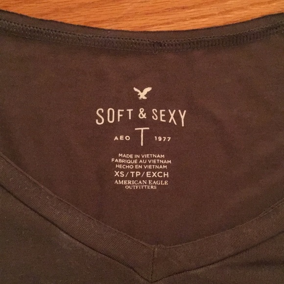 American Eagle everyday t-shirt - Picture 2 of 4