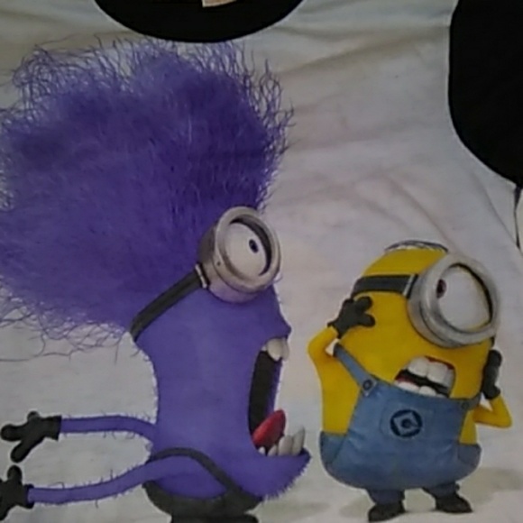 Boys shirts Despicable Me + 3 others - Picture 2 of 8