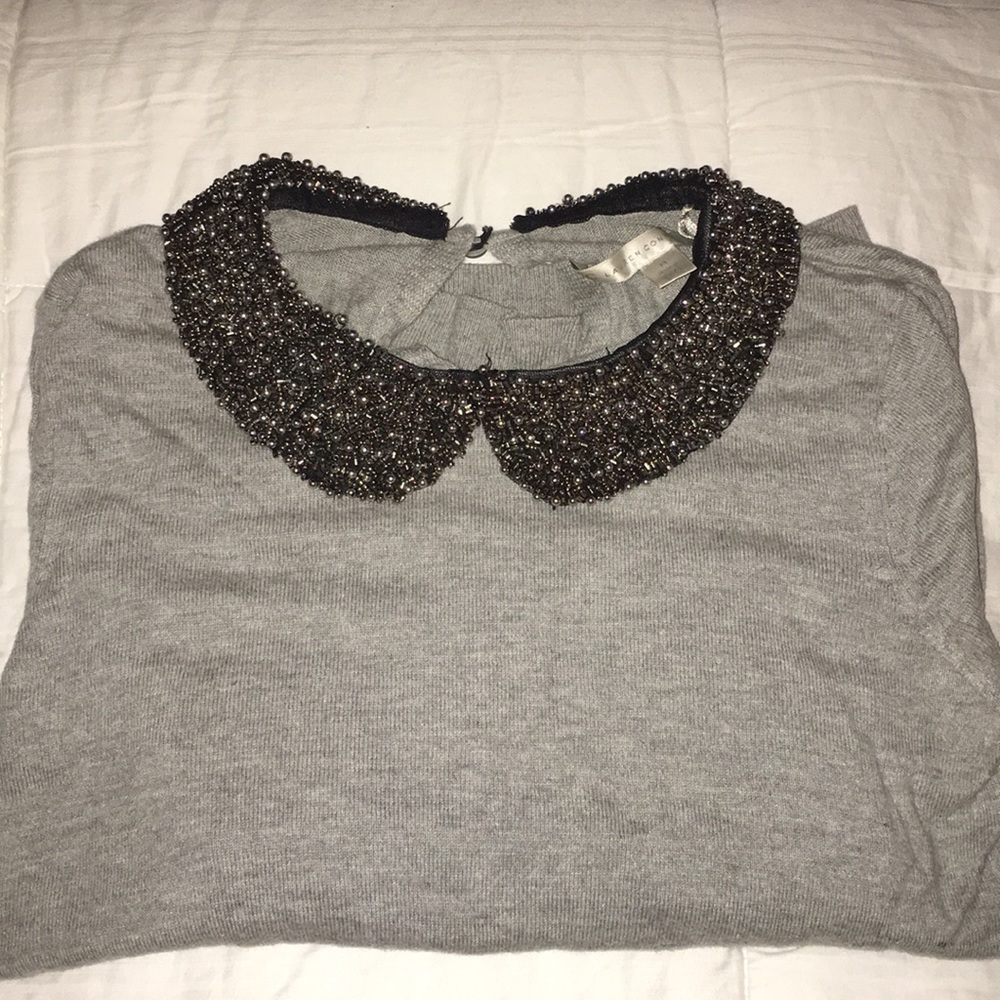 Grey lightweight sweater w lovely beaded collar