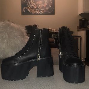 UNIF Creepers
