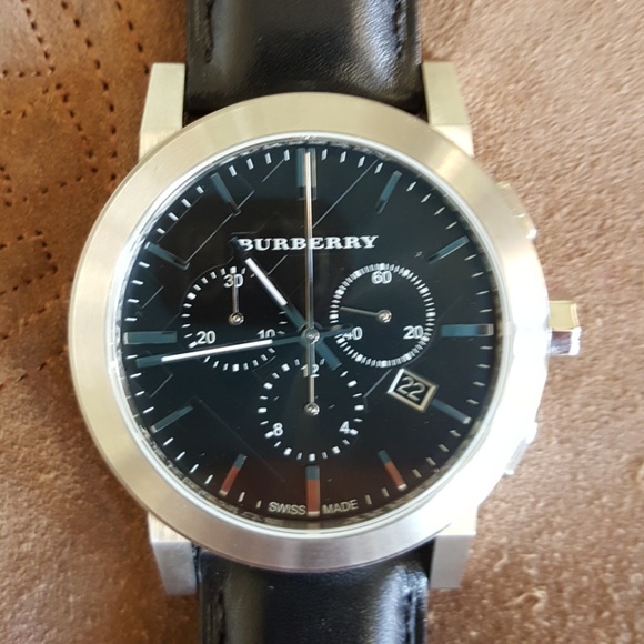 SOLD🌲 BURBERRY "The City" Chronograph Watch - Picture 4 of 8