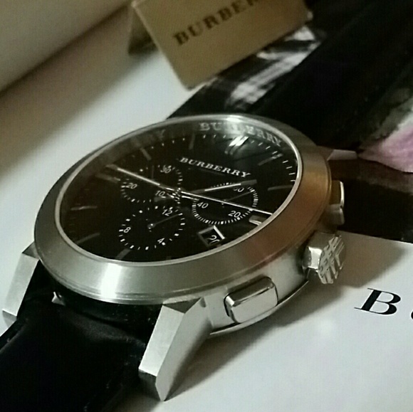 SOLD🌲 BURBERRY "The City" Chronograph Watch - Picture 3 of 8