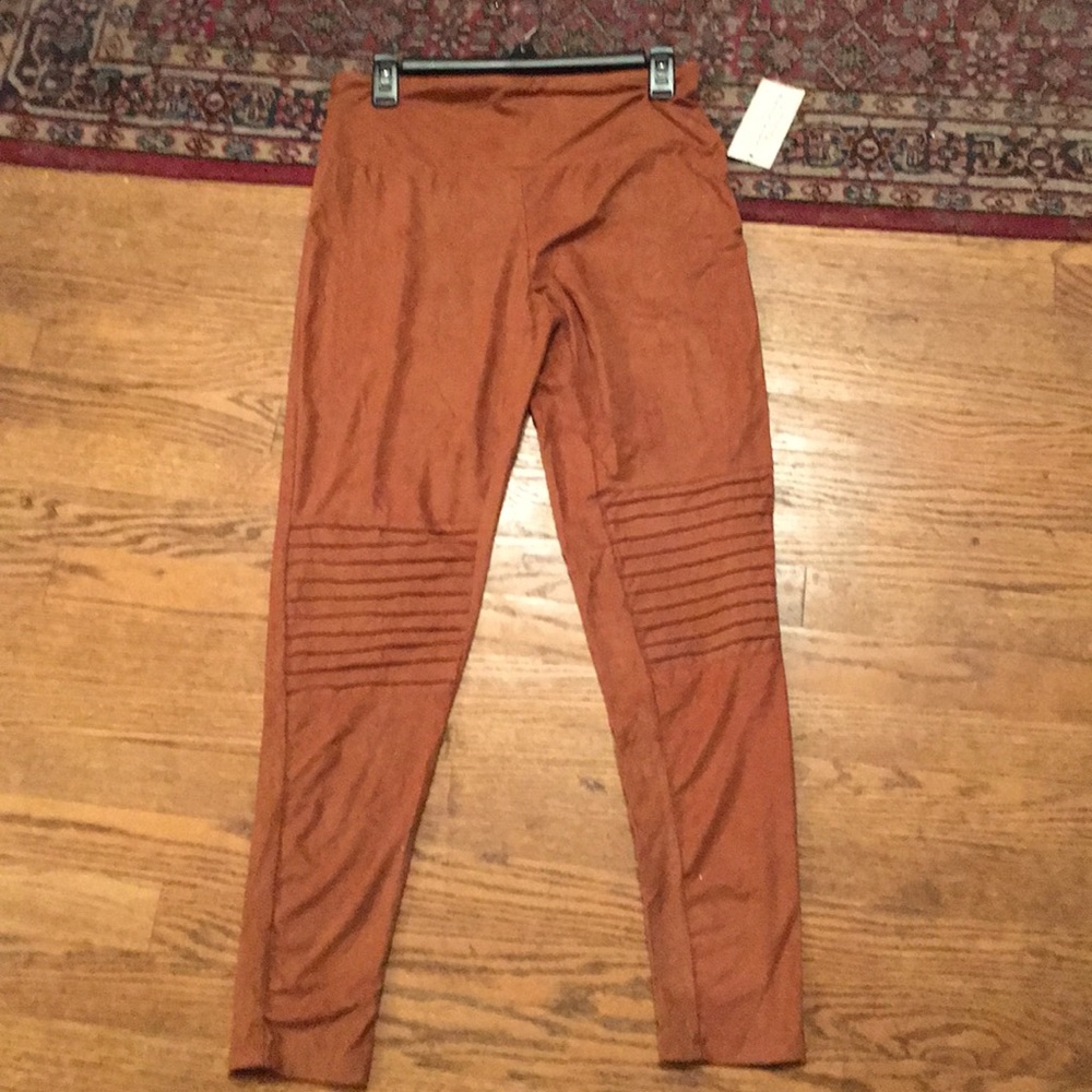 NWT Suede like leggings
