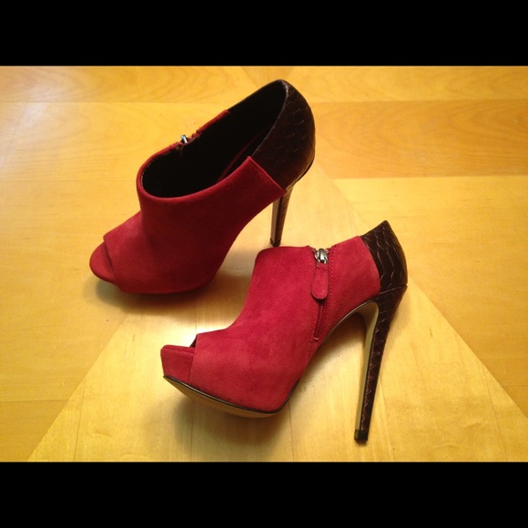 Boutique 9 Women's Colton Open Toe Booty - Picture 5 of 7