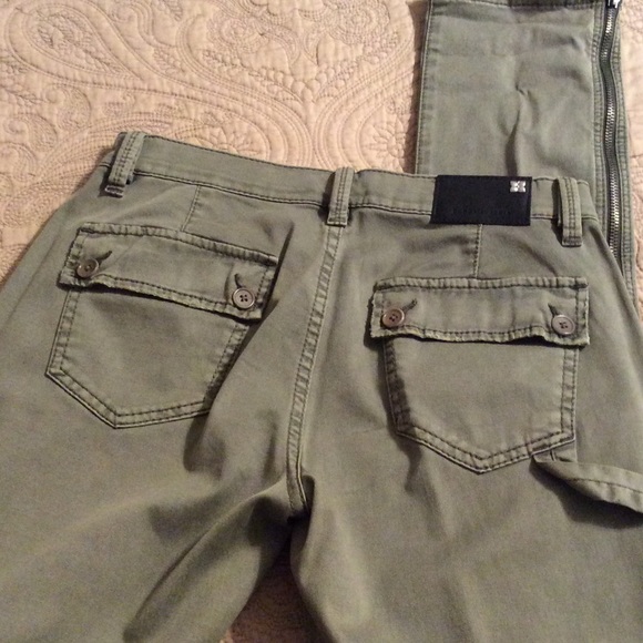 BCBGMaxAzria Green denim-like pants - Picture 3 of 4