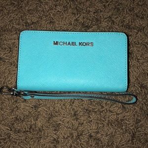 MK smart phone wallet (iPhone 5,6,7&8)