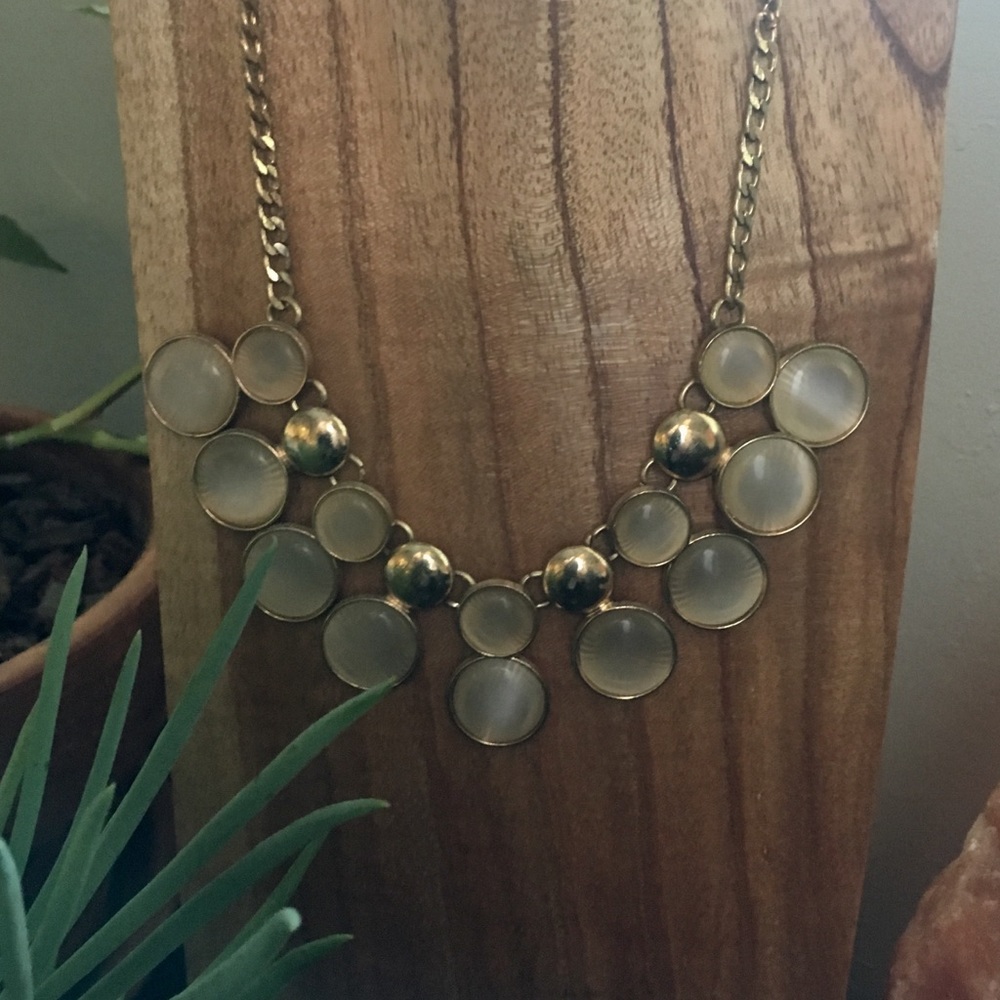 Cream Statement Necklace with Earrings