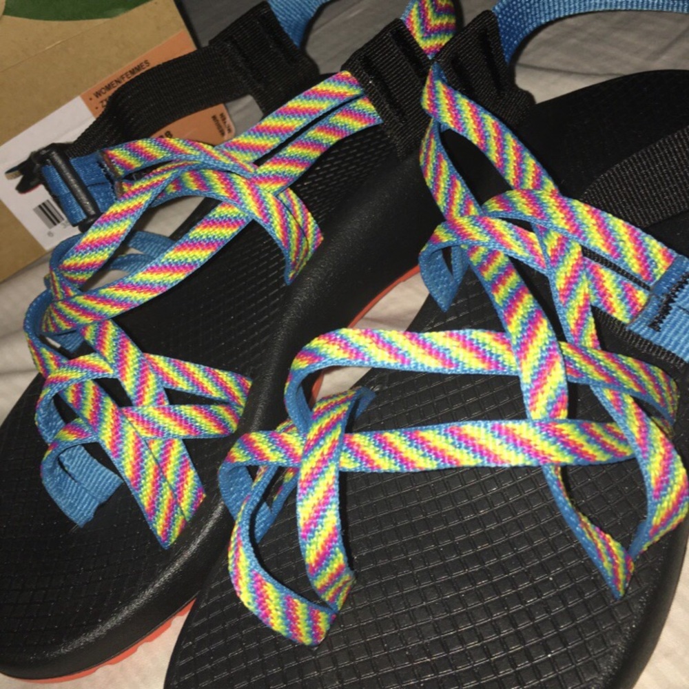 BRAND NEW CHACOS in its original packing !  ❤️