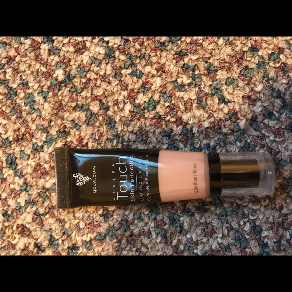Younique concealer