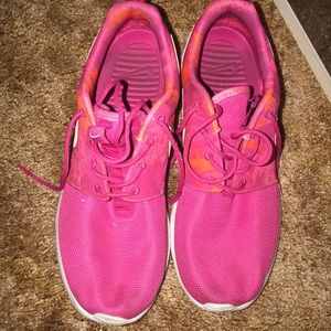 Nike roshes