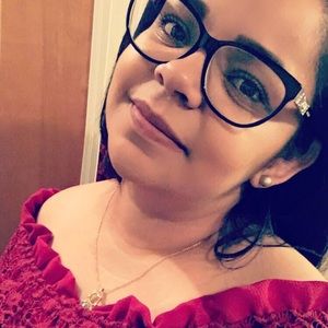 Meet your Posher, Marcela