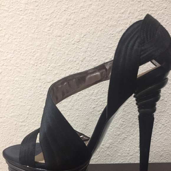 H by Halston size 6 gently used sexy stilettos - Picture 1 of 4