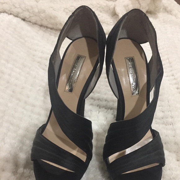 H by Halston size 6 gently used sexy stilettos - Picture 3 of 4