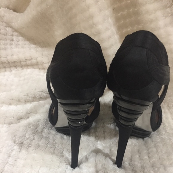 H by Halston size 6 gently used sexy stilettos - Picture 4 of 4