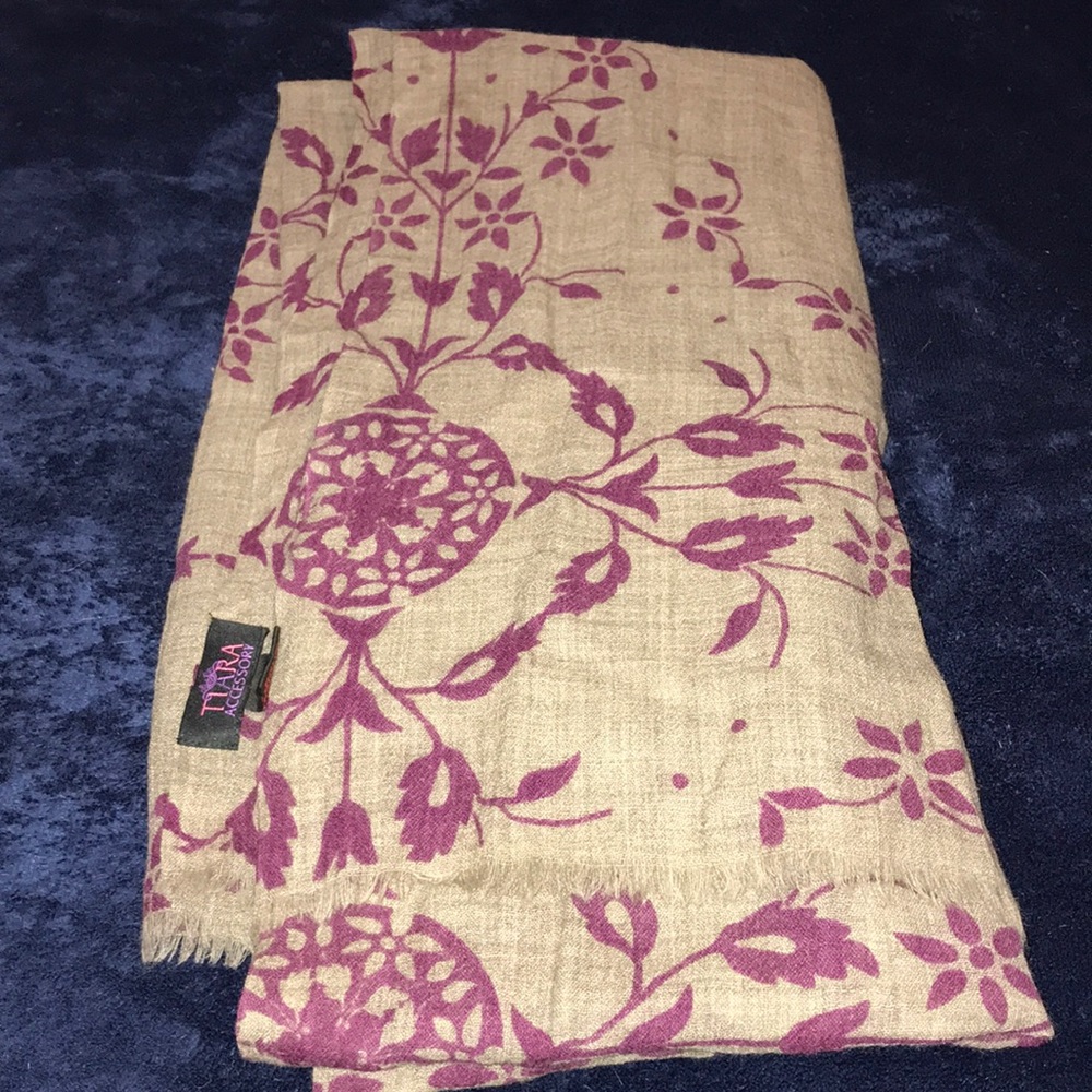 Extra large 100% wool scarf