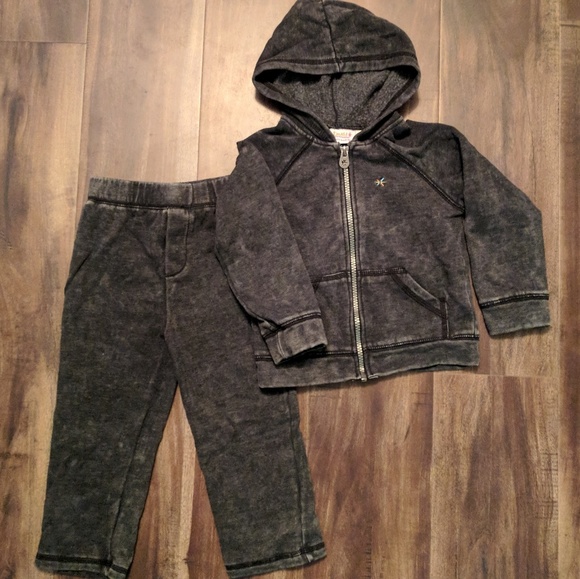 Truly Scrumptious by Heidi Klum 2-Piece Outfit - Picture 1 of 2