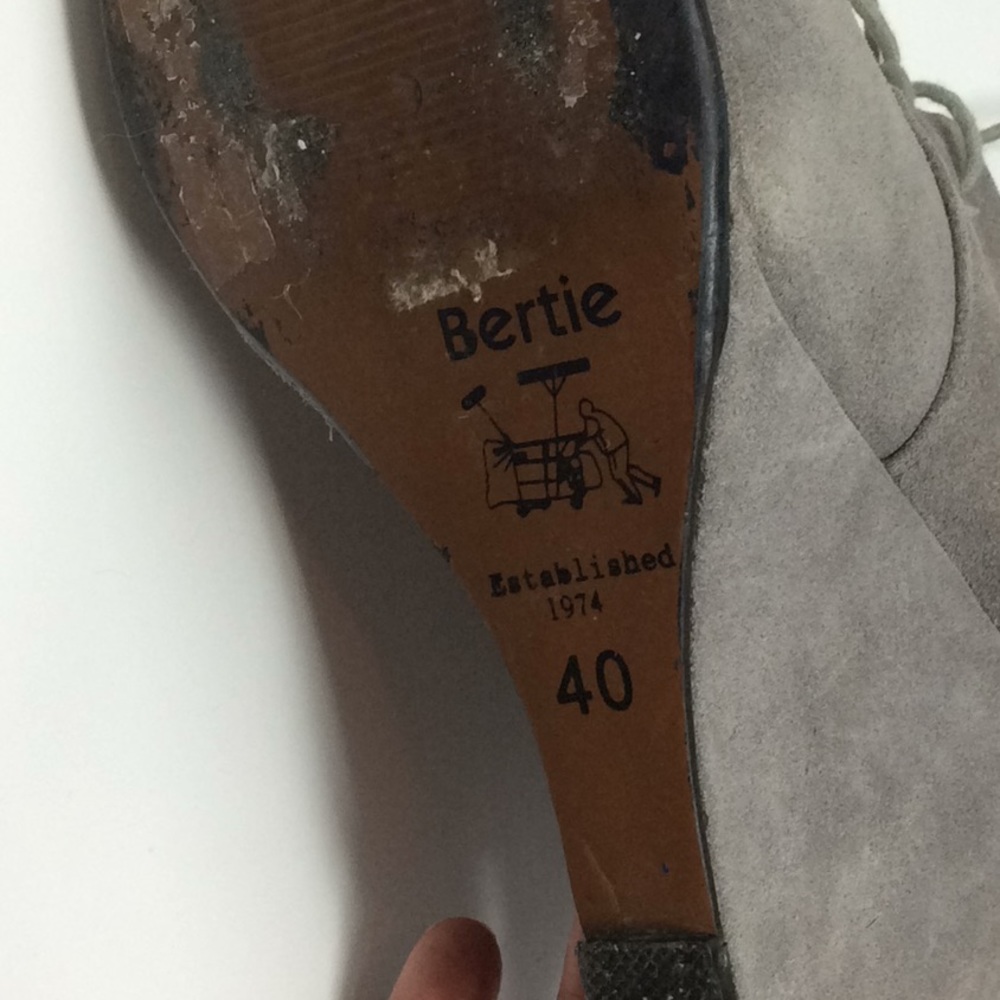 Grey suede booties. - Picture 4 of 5