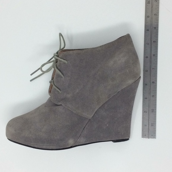 Grey suede booties. - Picture 5 of 5