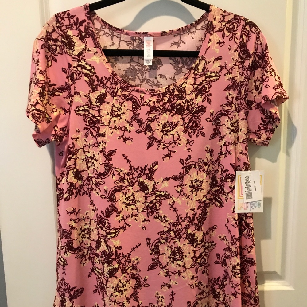 NWT Lularoe classic tee medium
